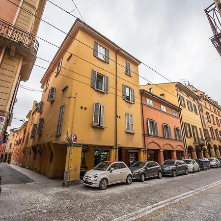 Ab Plus - Via Santo Stefano 74 بولونيا المظهر الخارجي الصورة